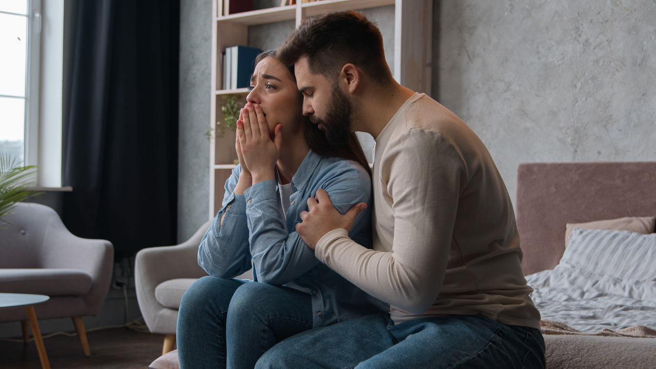 2. Offer sincere apologies without defensiveness